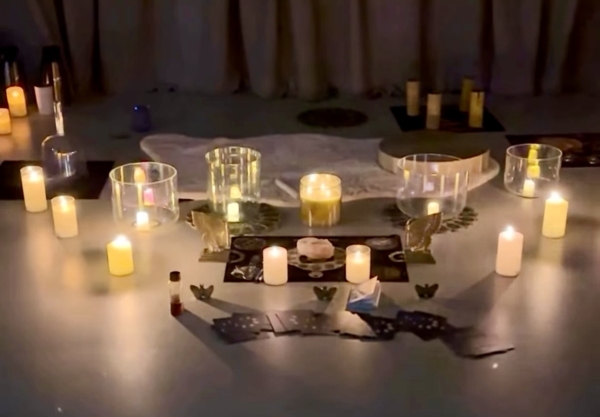 CRYSTAL SINGING BOWL SOUND BATH. MONDAY 16TH JUNE 8PM - 9.15PM
